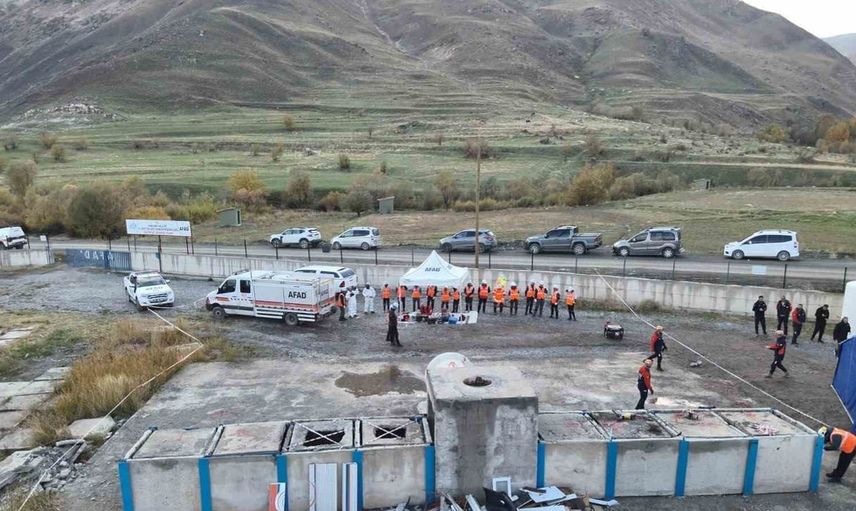 Hakkâri'de CİSAD ekibine arama kurtarma eğitimi verildi