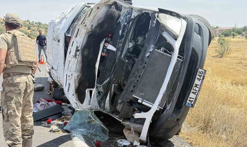 Diyarbakır minibüs kazasında hayatını kaybedenlerin sayısı 7'ye ulaştı