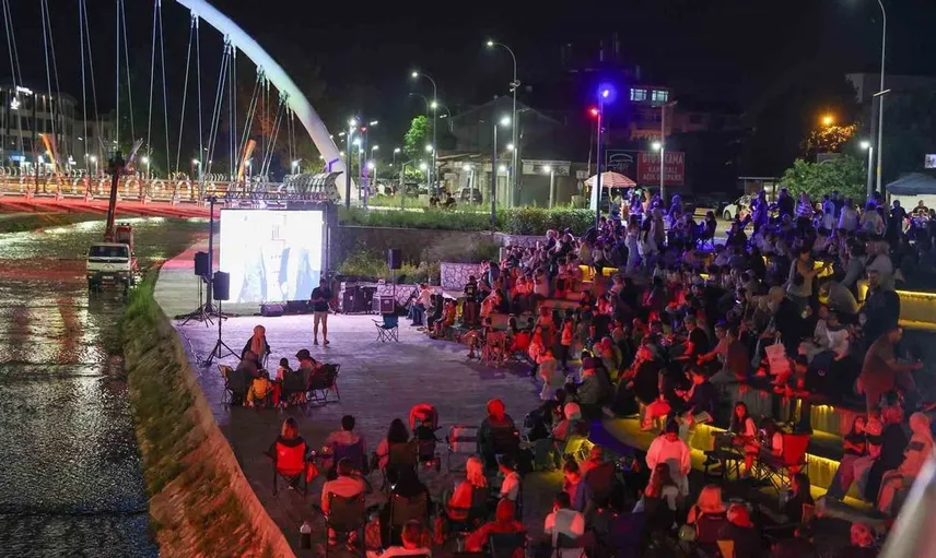 Düzce'de açık hava sinema etkinliği keyifli anlar sundu