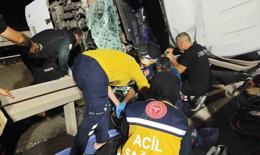 Mardin'de tır kazasında sürücü yaşamını yitirdi