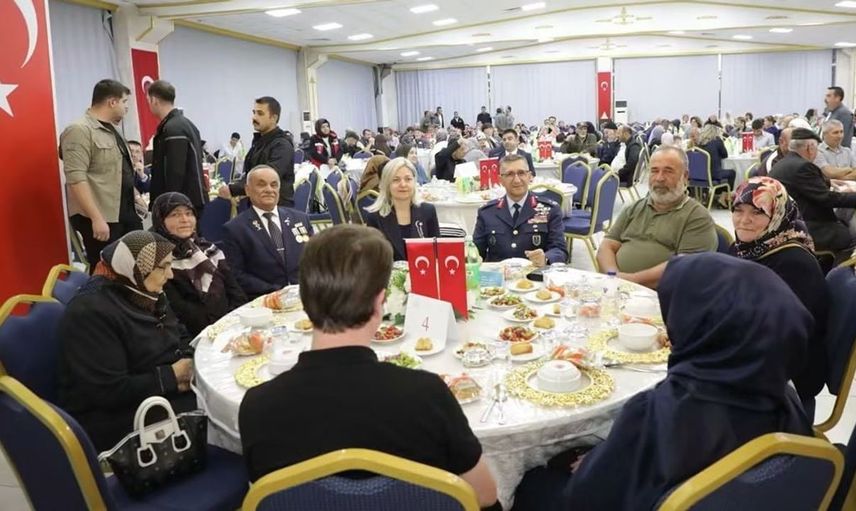 Kütahya’da gazilere özel yemek programı düzenlendi