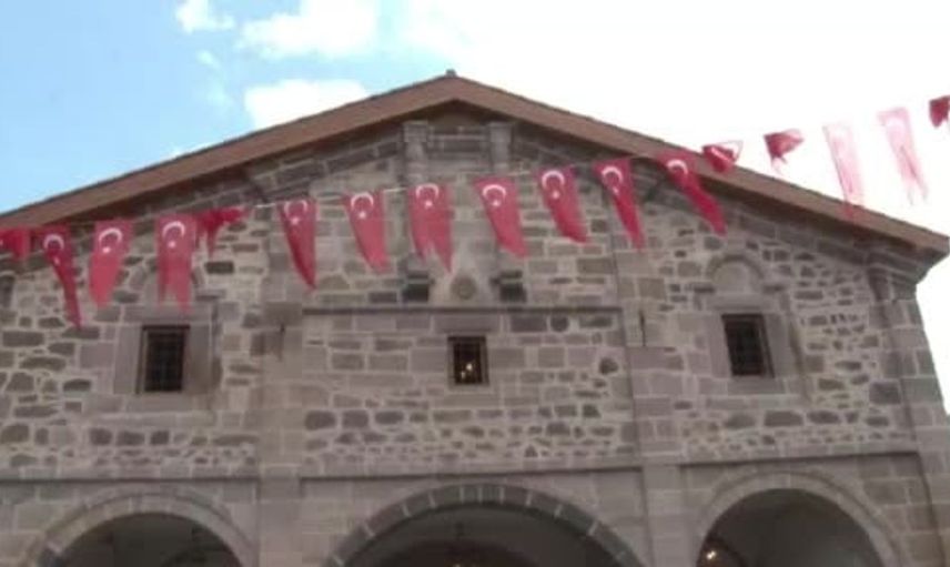Tarihi Fetih Camii restorasyonun ardından ibadete açıldı
