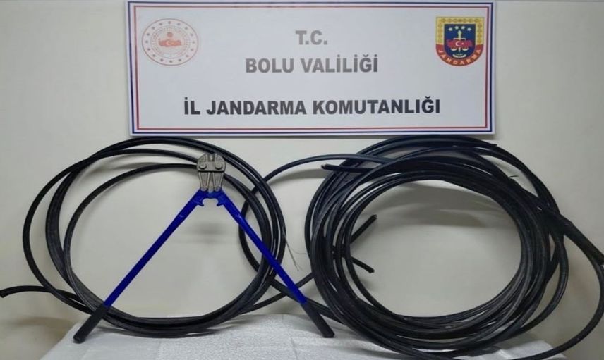 Bolu'da kablo hırsızlığı şüphelisi çaldığı kablolarla yakalandı