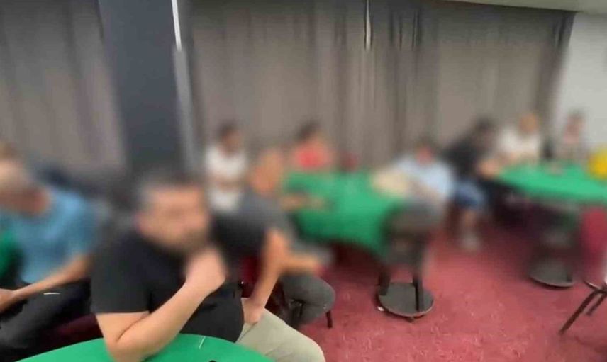 Manisa'da düğün salonu görünümlü kumarhaneye baskın yapıldı
