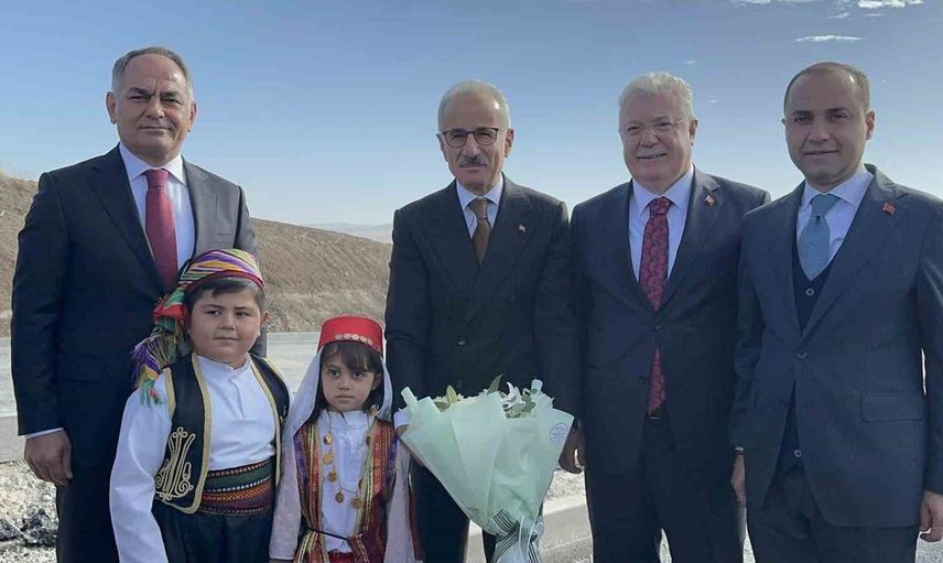 Ulaştırma ve altyapı bakanı çankırı’da yol yapımını yerinde inceledi
