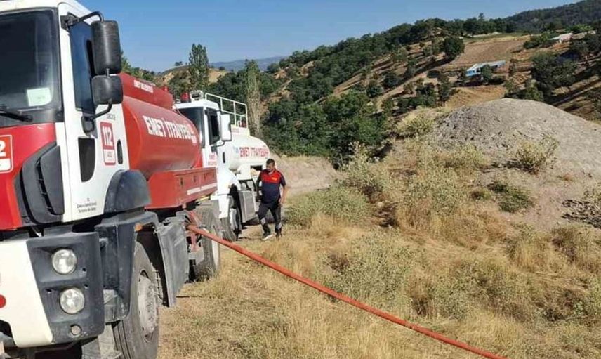 Emet'te çıkan ahır ve samanlık yangınında 2 büyükbaş hayvan telef oldu