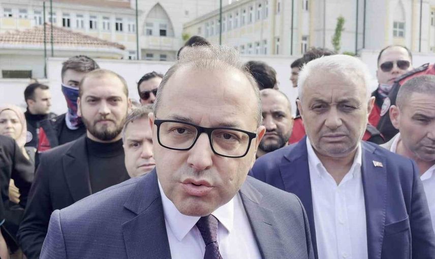 Esenyurt’ta okulda bıçaklı saldırı: İki öğrenci hastaneye kaldırıldı