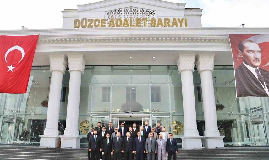 Düzce Ticaret ve Sanayi Odası yeni yönetimi mazbatasını aldı