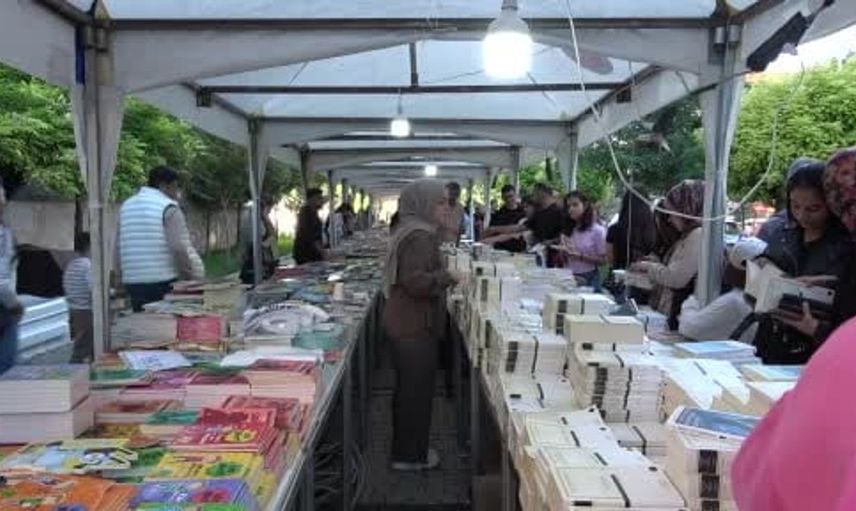 Kilis'te kültürel bir etkinlik: İlk kitap fuarı büyük ilgi gördü
