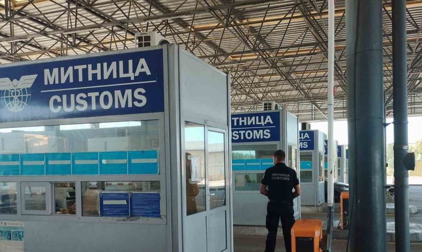 Sahte euro skandalı: Genç yolcunun ceketinin astarına gizlediği belge