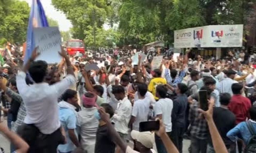 Hindistan'da eğitim bakanı haftalar süren protestolar nedeniyle istifa etti