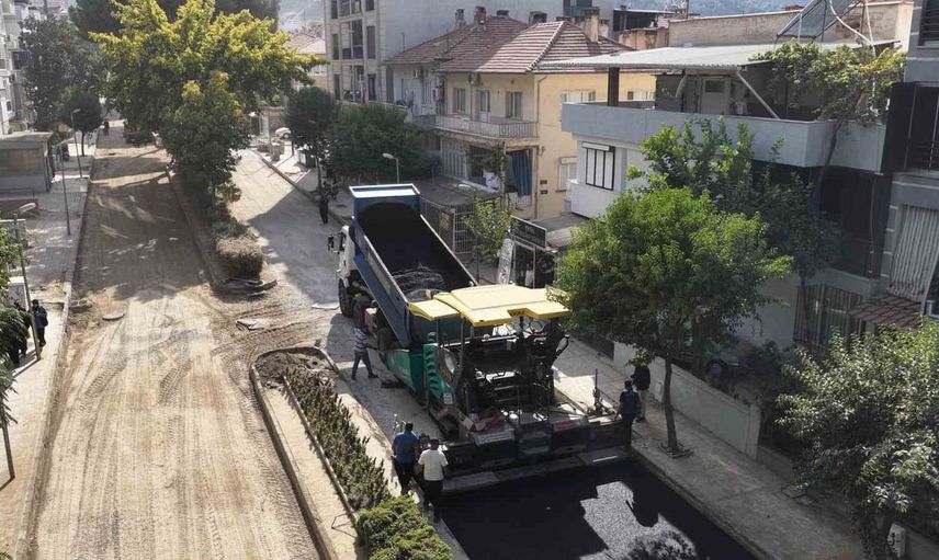 Salihli'de ferah cadde yenileme çalışmaları başladı