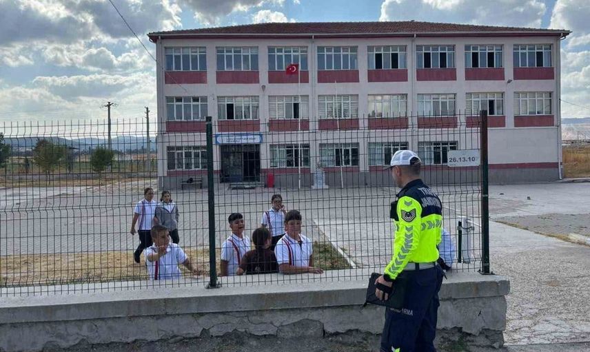 Eskişehir'de okul çevresinde güvenlik uygulaması hayata geçirildi
