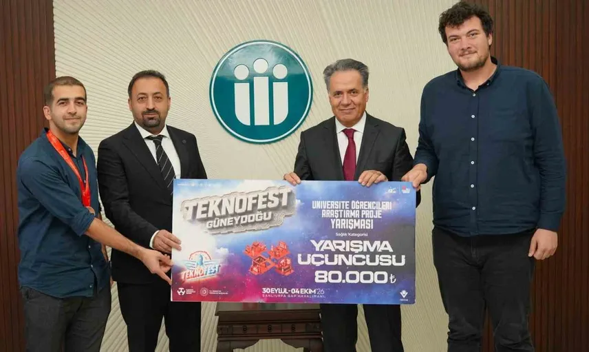 İnönü Üniversitesi rektörü Akpolat, TEKNOFEST’26'daki başarılarıyla gururlandı