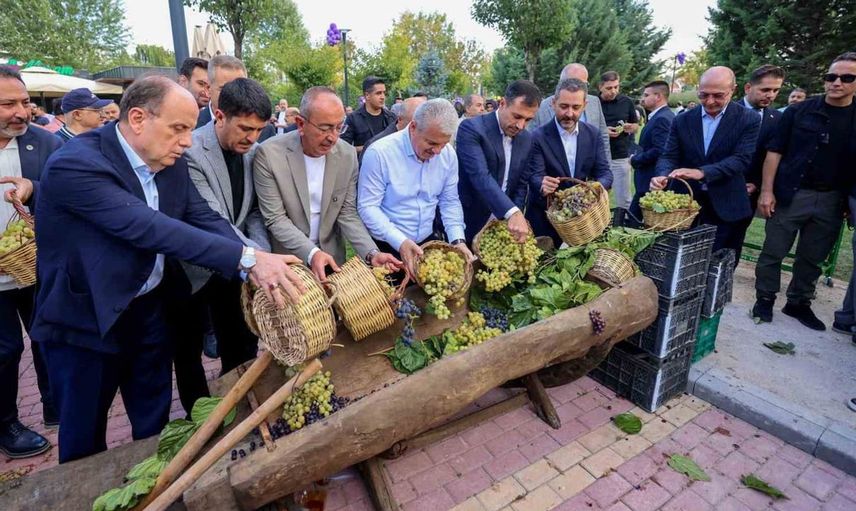Meram'da bağbozumu ve pekmez kaynatma festivali nostaljik anlar yaşattı