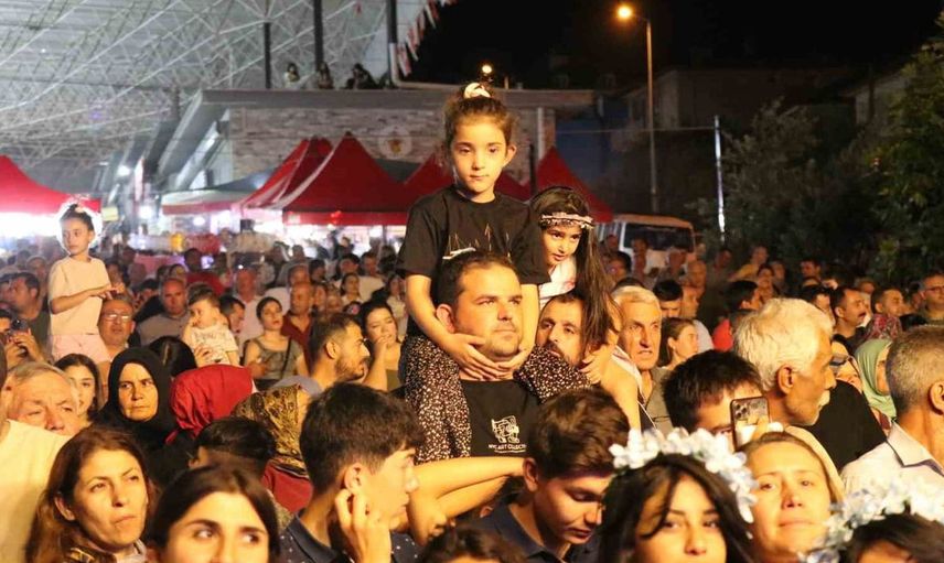 48. Honaz kiraz kültür ve sanat festivali başladı