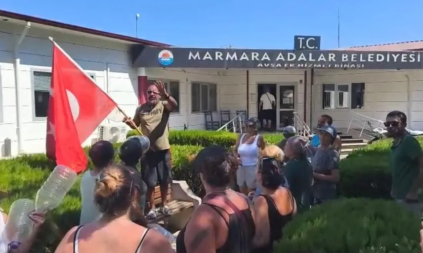 Avşa Adası'nda su sıkıntısına karşı vatandaşlardan eylem