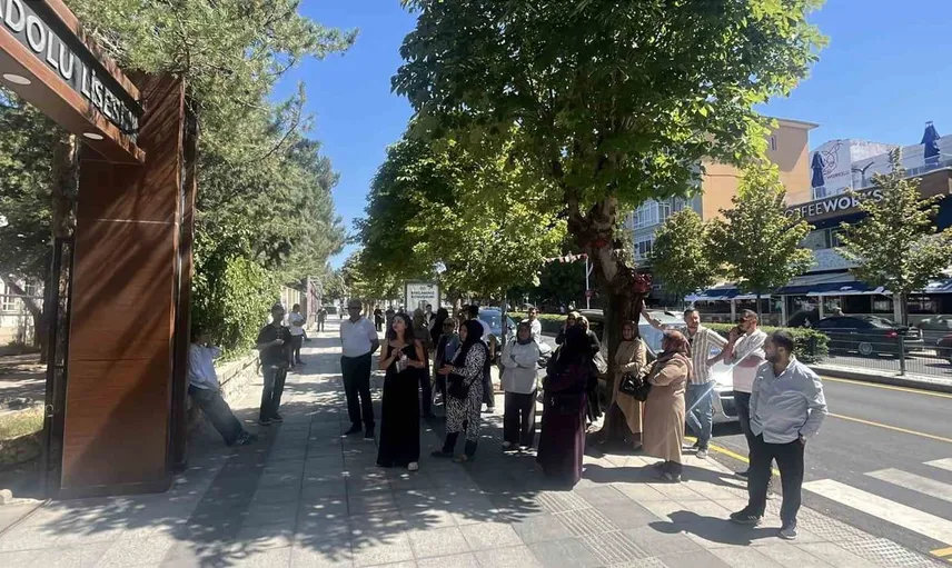Çorum'da 2026-KPSS sınavı heyecanı: Adaylar ter dökerken ailelerin bekleyişi sürüyor