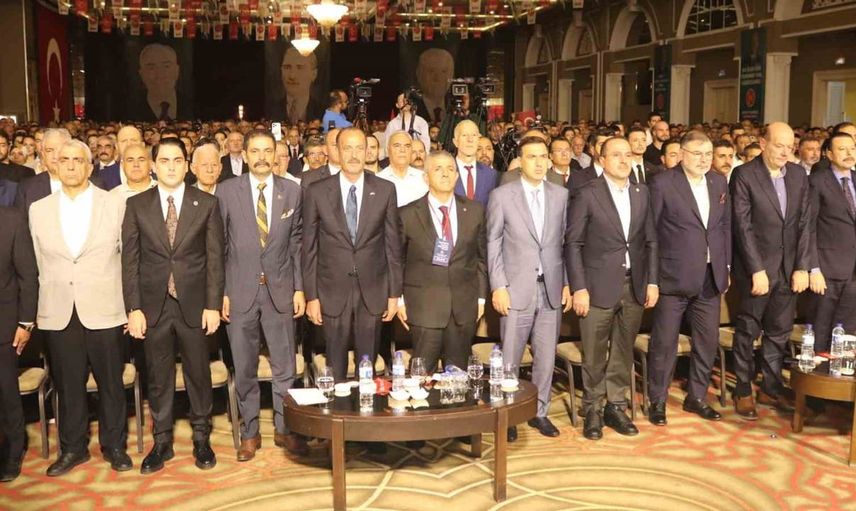 MHP İzmir il kongresinde Veysel Şahin yeniden başkan seçildi
