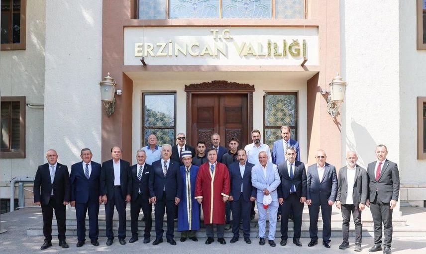 Erzincan'da ahilik haftası kutlaması: başarılı esnaflara onur belgeleri verildi