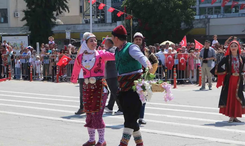 Adana'da 30 Ağustos Zafer Bayramı coşkuyla kutlandı