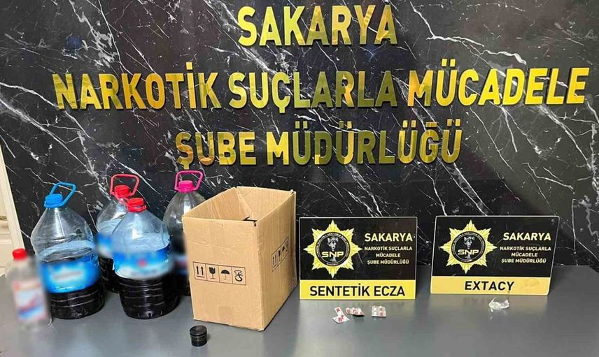Sakarya'da sosyal medyada tehditle yakalanan şüpheli uyuşturucu suçlamasıyla tutuklandı