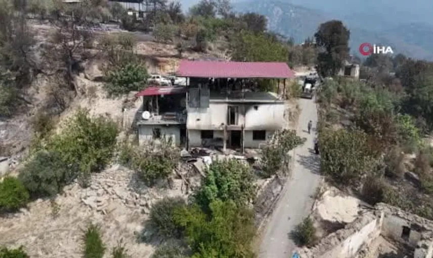 Yangında evleri yıkılan yaşlı çift: hayatımın hatıraları gitti