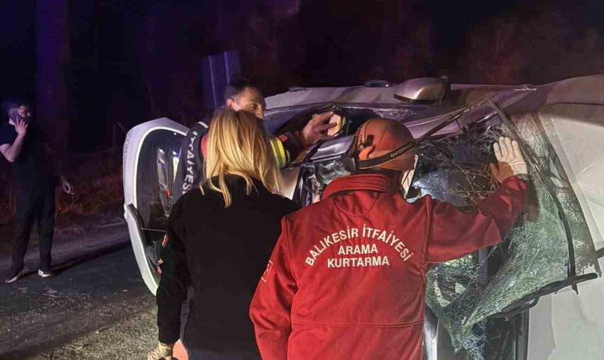Balya'da otomobil kazasında iki kişi yaralandı