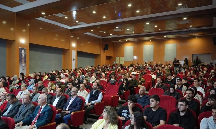 Cumhuriyet'in 103. yılı etkinlikleri kapsamında sinop'ta panel düzenlendi