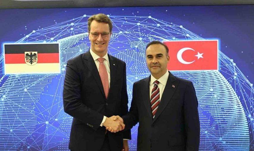 Sanayi ve teknoloji bakanı Kacır, Almanya'nın Wüst ile ekonomik iş birliğini güçlendirdi