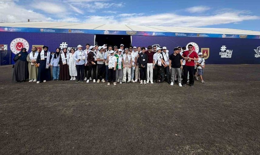 Van Anadolu İmam Hatip Lisesi öğrencileri güneydoğu teknofest’te teknoloji rüzgarını hissetti