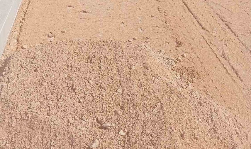 Hamitler kent mezarlığı’ndaki ara yollara soğuk asfalt atılıyor