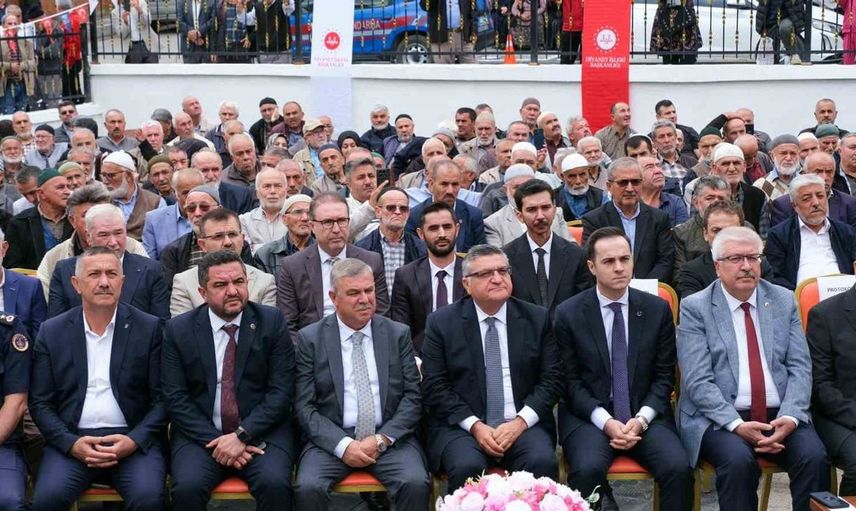 Durağan'ın yeni camii dualarla açıldı