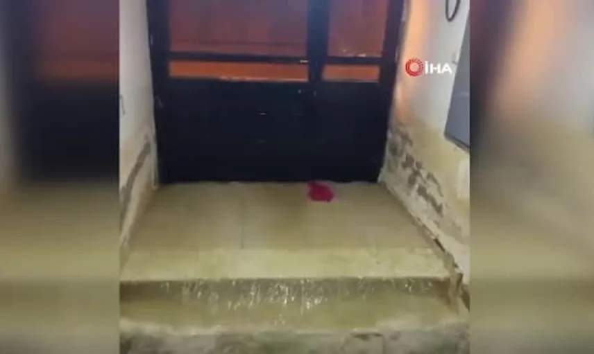 Cide ilçesinde kuvvetli yağışlar su baskınlarına neden oldu