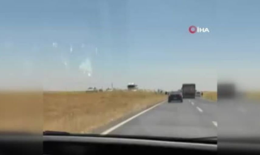 Siverek'te kontrolden çıkan otomobil bankete düştü, 4 kişi yaralandı
