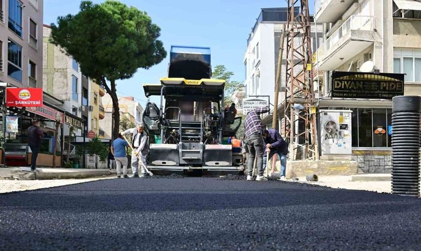 Turgutlu'da asfalt çalışmalarıyla esnafın problemi sona eriyor