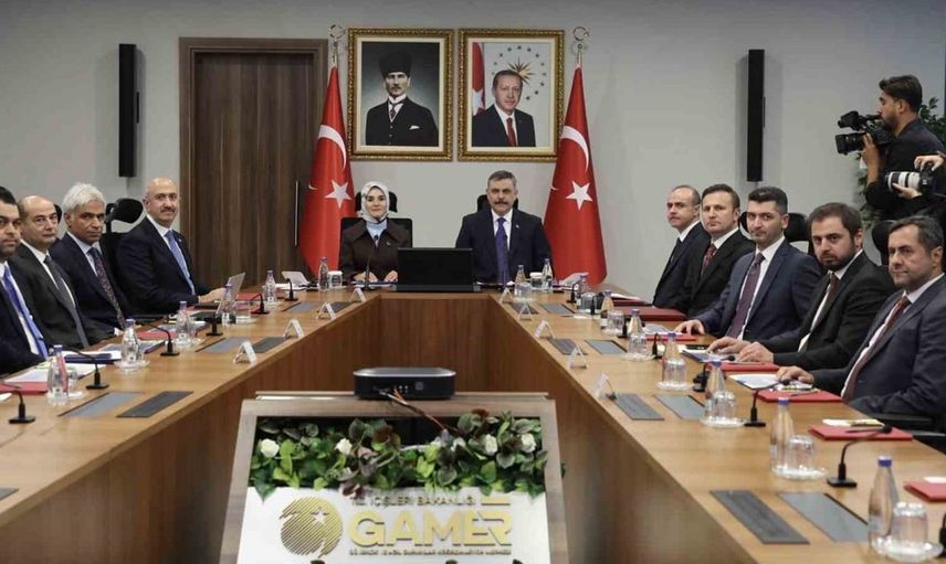 Bakan Göktaş ve Bakan Çiftçi, valilerle sosyal hizmetler üzerine video konferans gerçekleştirdi
