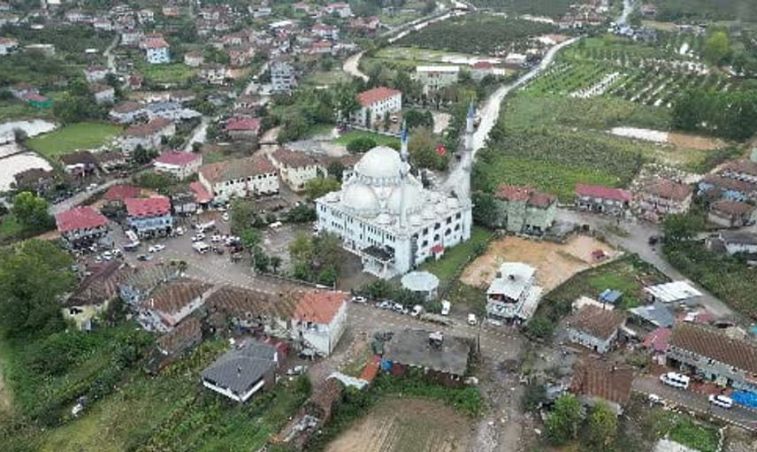 Sakarya'da son durumu havadan görüntülendi: Ekipler yaraları sarıyor