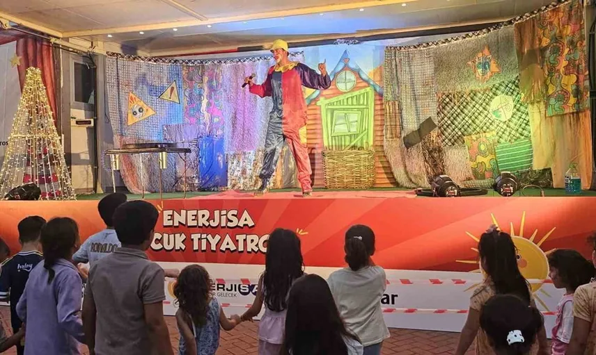 İskenderun’da enerjimi koruyorum tiyatrosu çocukların ilgi odağı oldu