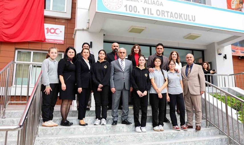 Aliağa 100. Yıl Ortaokulu'nda geleceğin sınıfı hizmete girdi