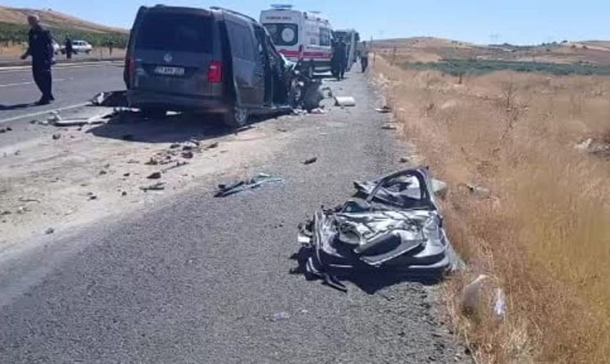 Şanlıurfa'da trafik faciası: 4 kişi hayatını kaybetti