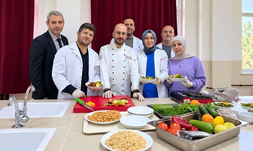 Ladik'te öğretmenlere sağlıklı yaşam atölyesi: beslenme bilgileri mutfakta uygulandı