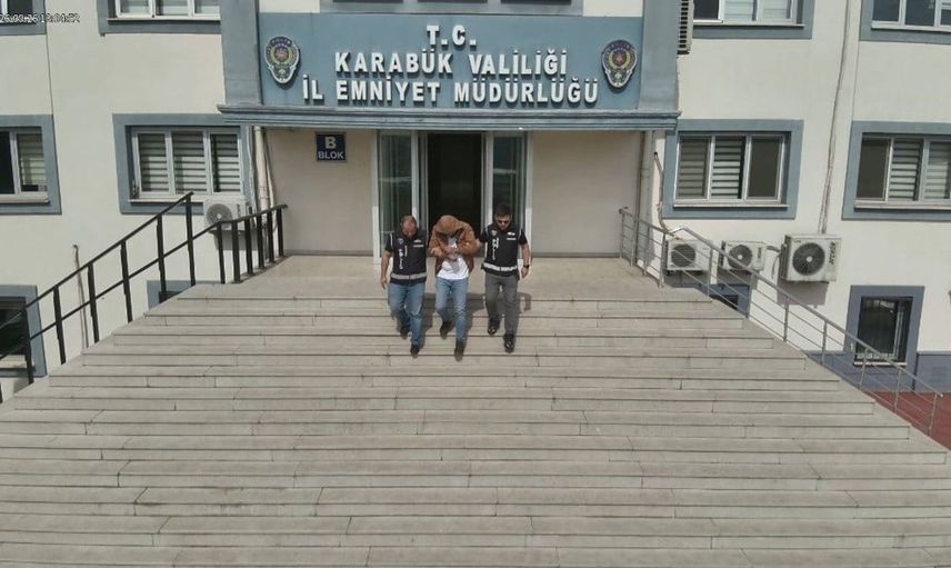 Karabük'te sahte dolara büyük operasyon: 11 bin 700 dolar ele geçirildi