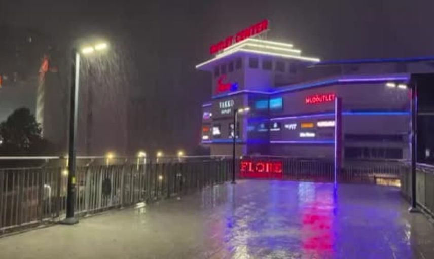 İstanbul'da aniden bastıran yağmur, yaşamı olumsuz etkiledi