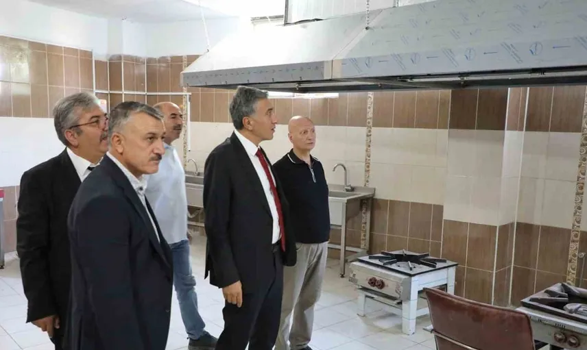 Patnos'taki okullarda hazırlık incelemesi: Ağrı Milli Eğitim Müdürü'nden önemli açıklama