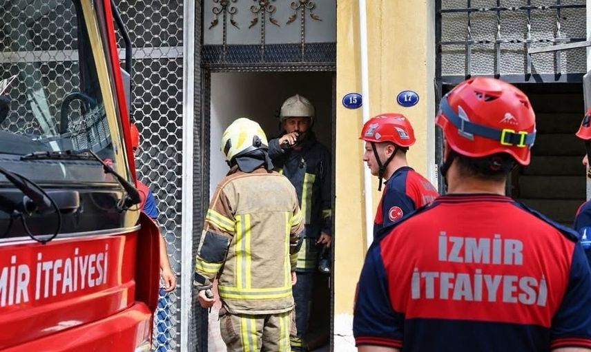 İzmir'de korkutan yangın: 2 kişi hastaneye kaldırıldı