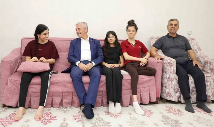 Başkan tahmazoğlu ev ziyaretleriyle vatandaşlarla buluşmaya devam ediyor