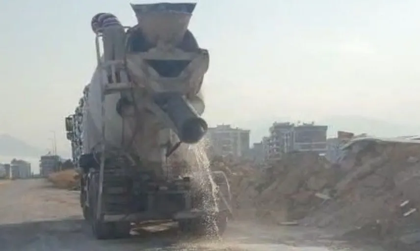 Kepez'de çevreyi kirleten beton mikserine yüksek ceza uygulandı