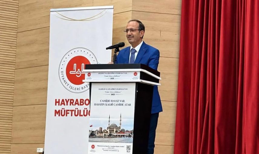 Hayrabolu'da Hz. Peygamber'in ahlakı üzerine derin bir konferans gerçekleşti