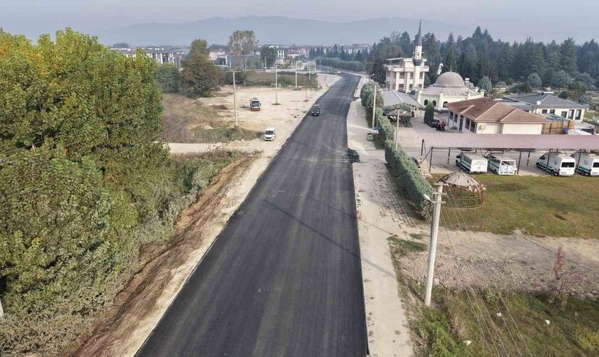 Düzce'de Gazhane Caddesi'nde 800 metrelik asfalt çalışması hızlıca tamamlandı